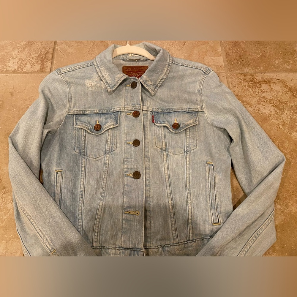 Levi's Classic Light Blue Jean Jacket - Picture 6 of 14